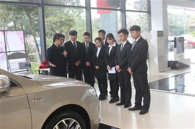 我院成功舉辦“渝鑫吉利杯”汽車營銷大賽，學生實戰演練汽車銷售技能